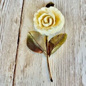 Sterling silver Ivory designer Blau Ivory shell rose brooch 2 1/2”